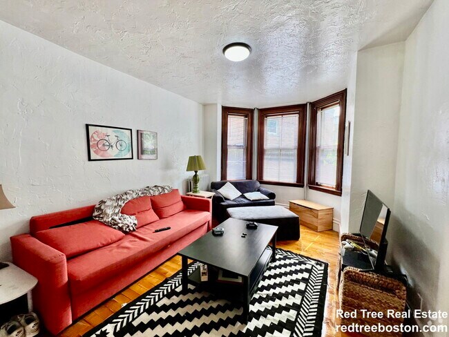 Building Photo - 4 Adella Pl Unit U1 Rental