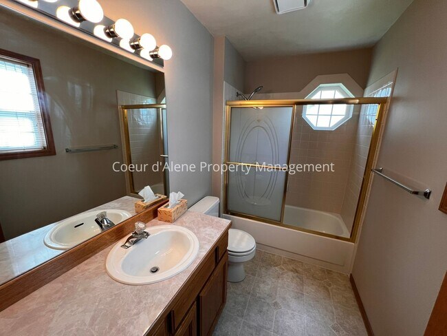 Photo - 8233 N Ridgewood Dr Unit 4