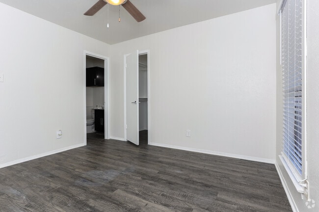 3BR, 2BA - C1 - 1117SF - The Alista Apartments