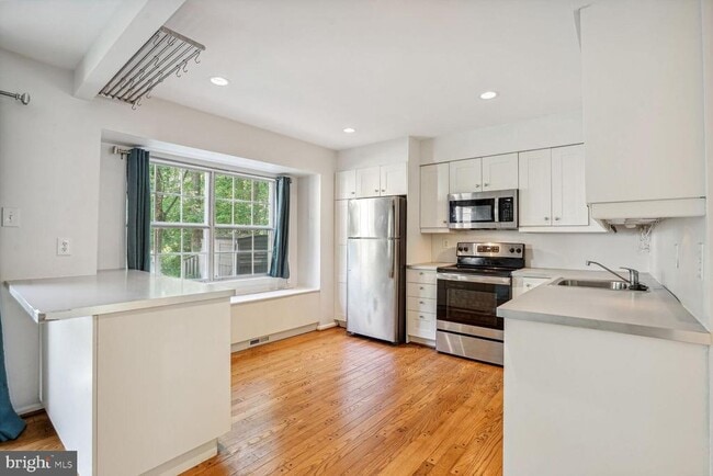 Photo - 9909 Hemlock Woods Ln