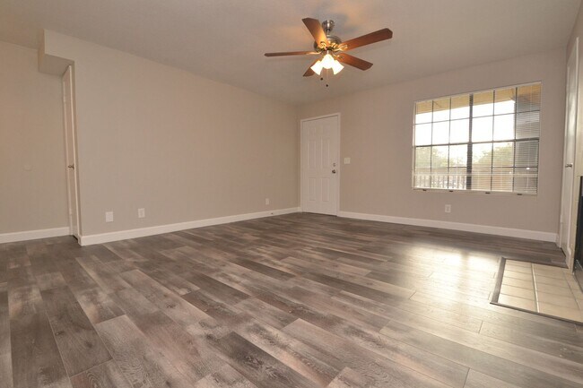 Photo - 1/1 Condo in Altamonte Springs ~ Gated Lak... Unidad 202