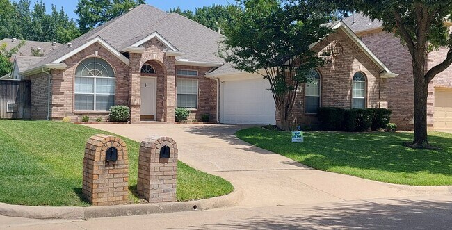 Photo - 7805 Brook Meadow ln