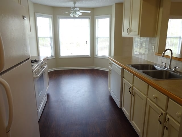 Photo - 1499 Elena Dr
