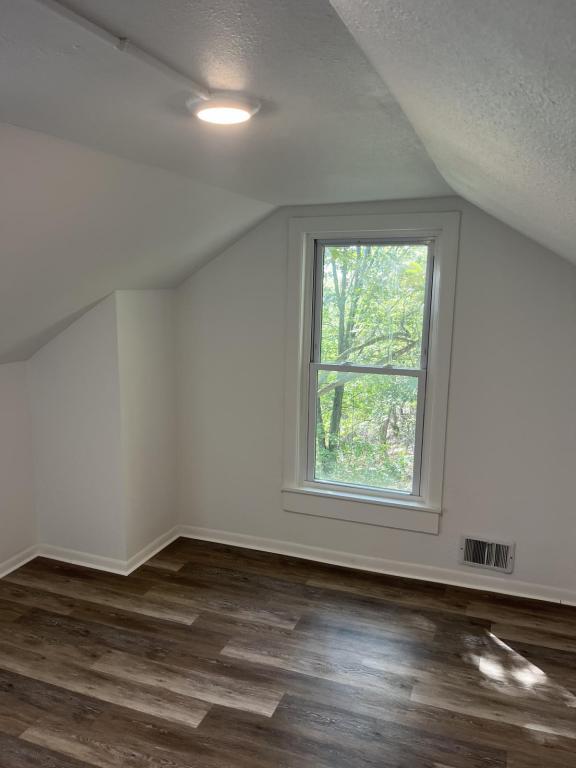 Photo - 535 Chautauqua St