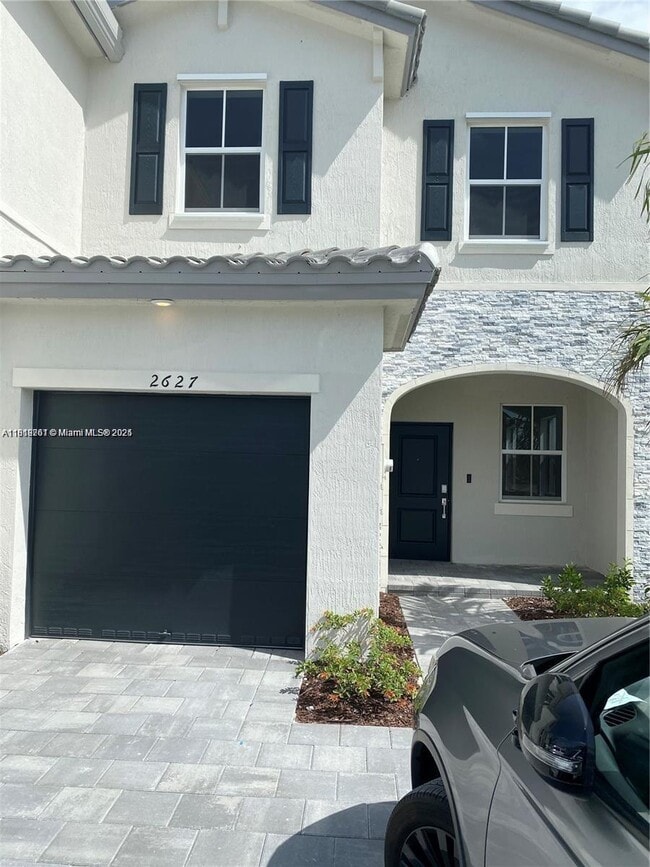 Photo - 2627 SE 12th St Townhome