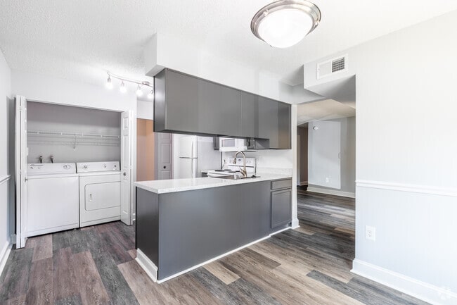 2BR, 1BA - 1,055SF - Stuart Woods Apartments