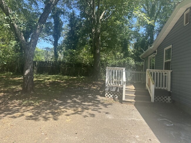 Photo - 5411 Old Griffin Rd