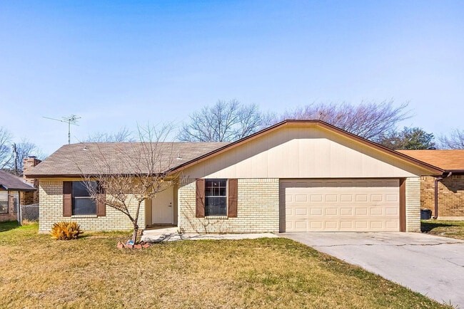 Front - 1907 Moonlight Dr Casa