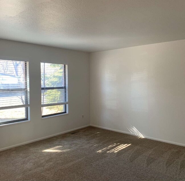 Photo - 818 Mansfield Dr