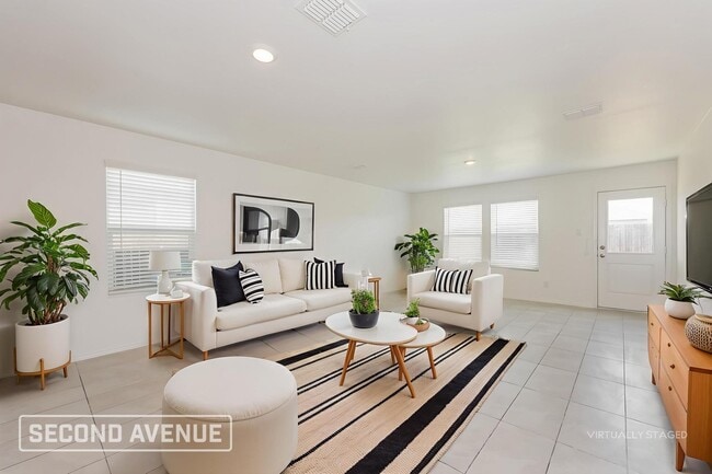 Photo - 6021 Determine Ln