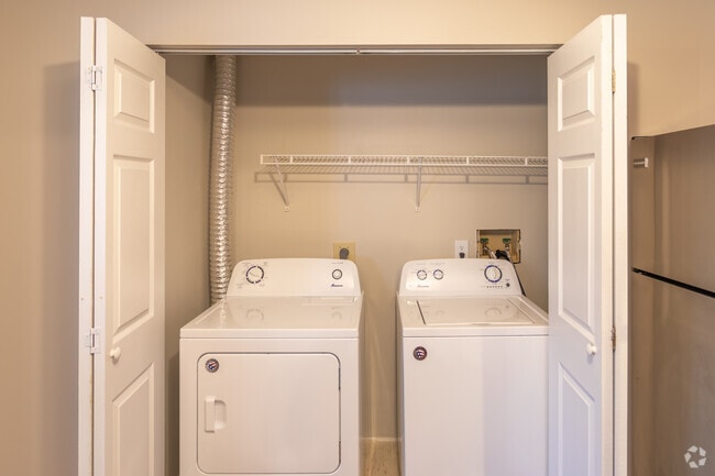 2HAB, 1,5BA - 1.175 ft² - Sky Harbor Apartments