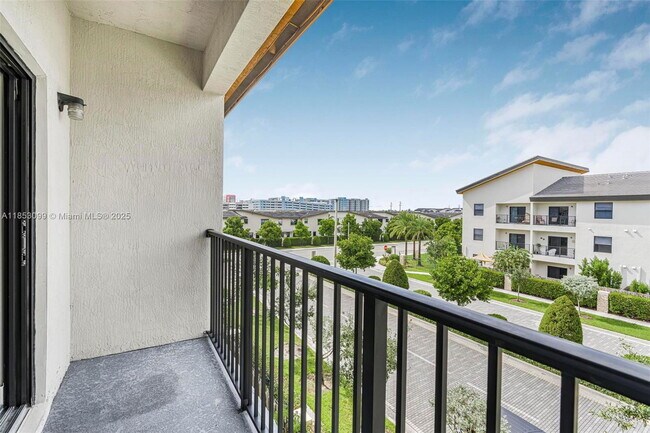 Building Photo - 7865 NW 104th Ave Unit 33 Rental
