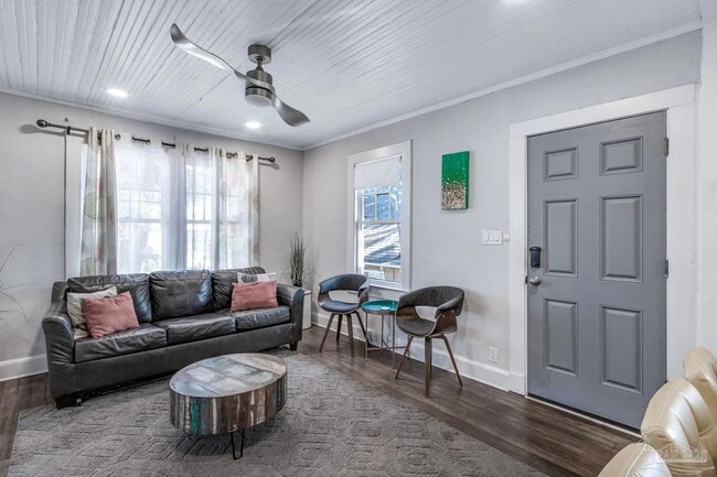 Photo - 107 N D St