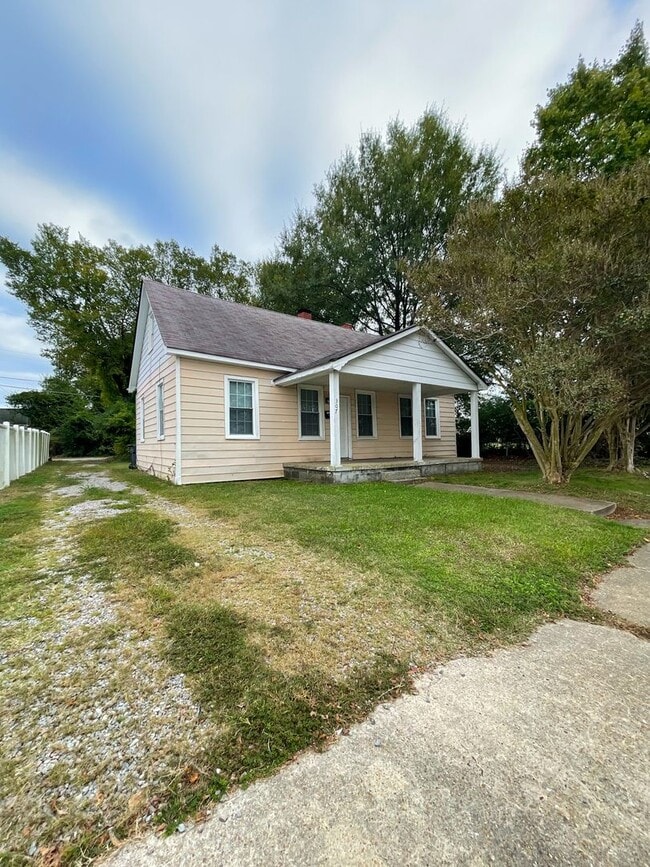 Photo - 307 N 6th Ave