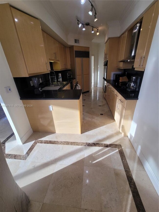 Building Photo - 6051 N Ocean Dr