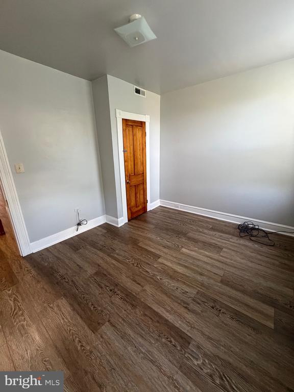 Photo - 2753 Rayner Ave