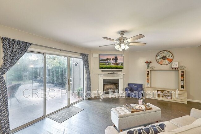 Photo - 2065 Emerald Terrace