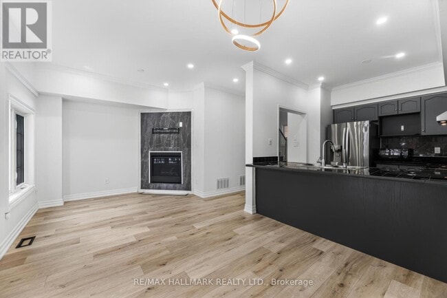 Photo - 180 Blue Willow Dr