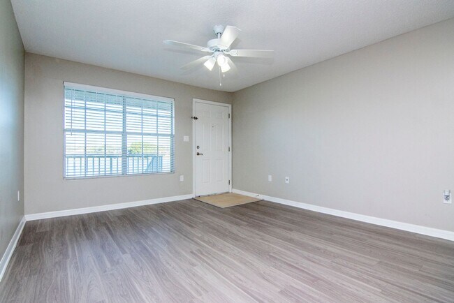 Lake Front - 2nd Floor - 1 Bedroom 1 Bath ... - Lake Front - 2nd Floor - 1 Bedroom 1 Bath ... Condo Unit 206