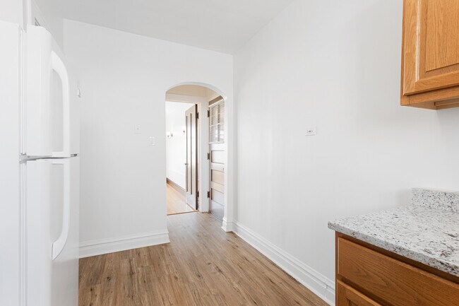 Photo - 2352 N Spaulding Ave