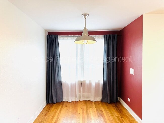 Photo - 2970 Locust St