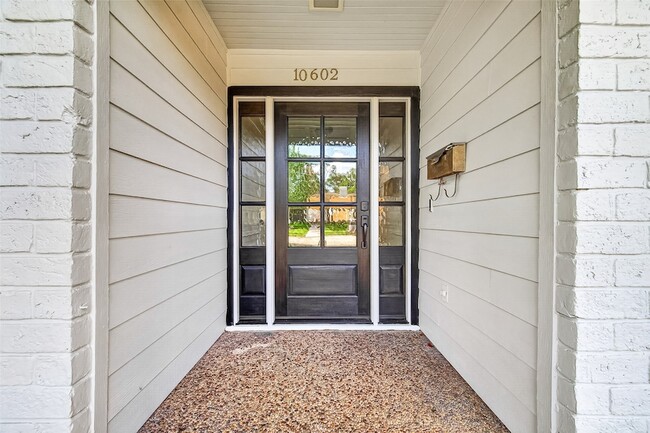 Photo - 10602 Longmont Dr