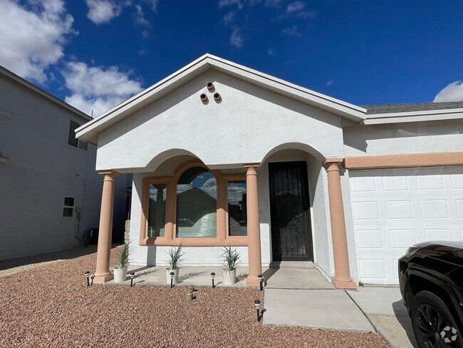 Building Photo - RECENTLY BUILT MODERN EASTSIDE HOME