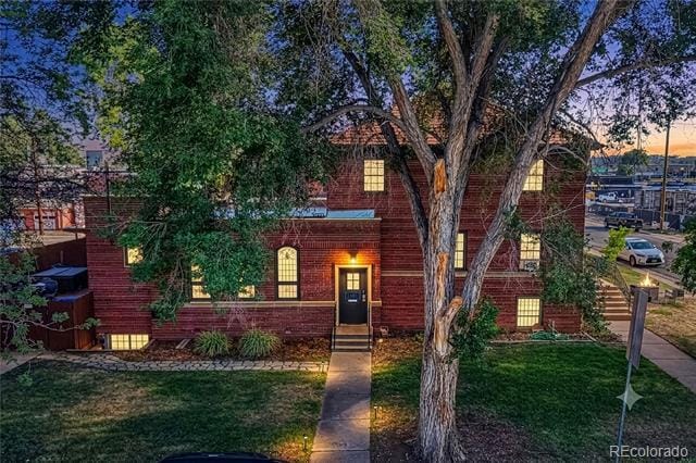 Building Photo - 375 S Navajo St Unit 3