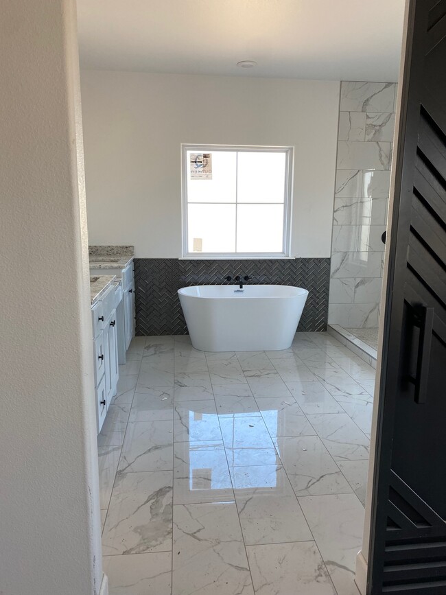 Photo - 1482 Darlene Ln