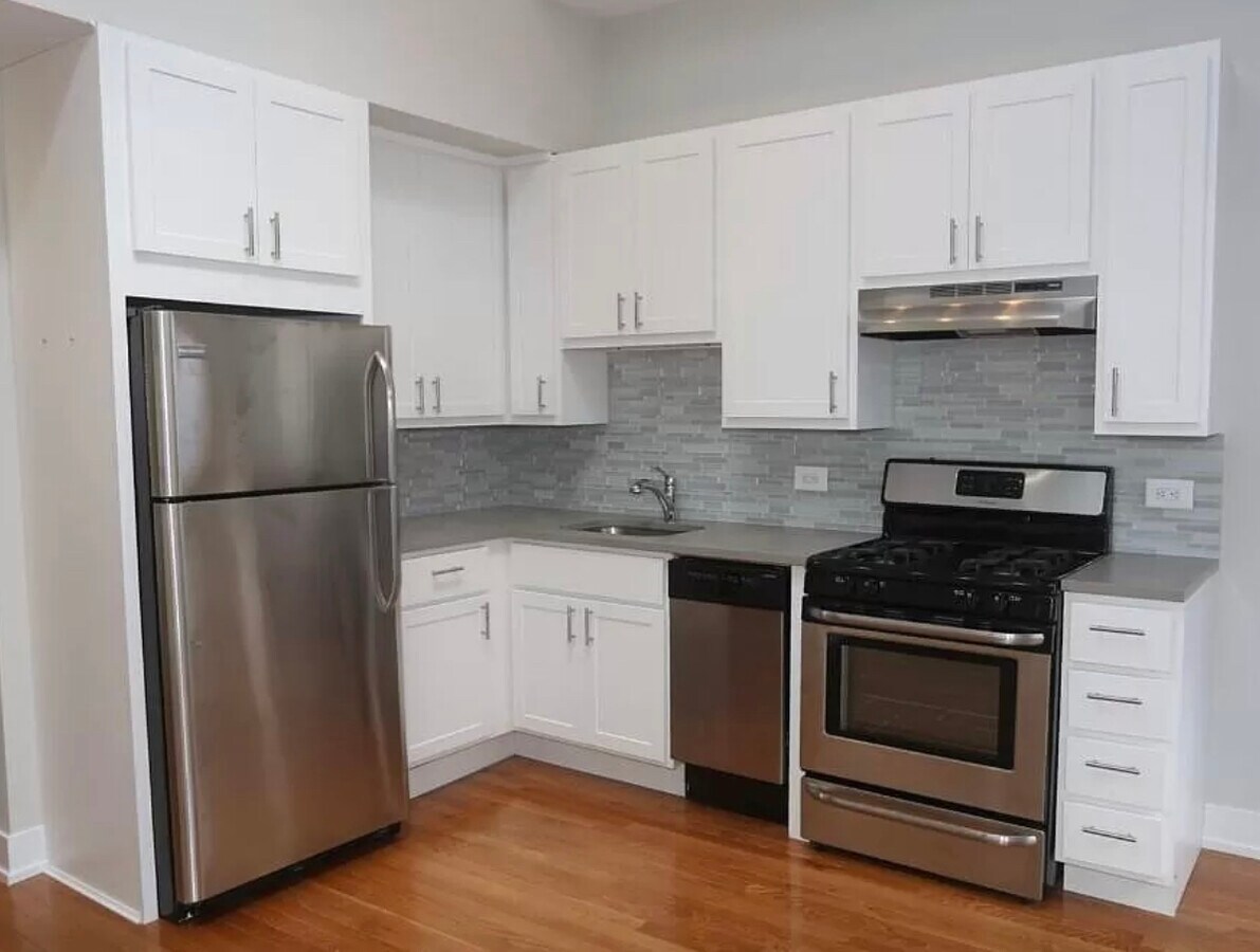 Photo - 2527 N Lincoln Ave Apartments Unit E4