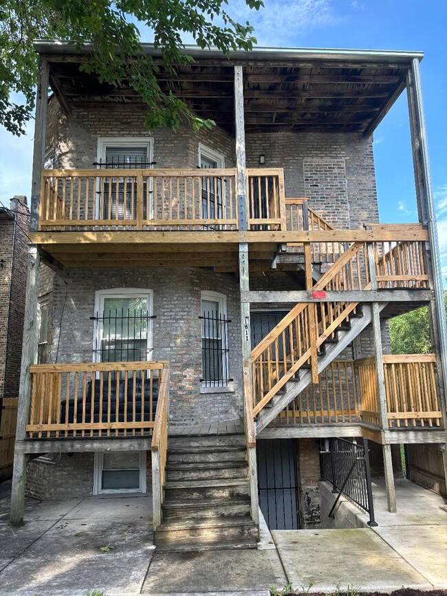 Photo - 1611 S Trumbull Ave Unit G