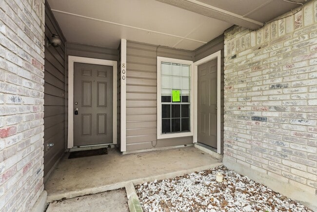 8007 Forest Crossing