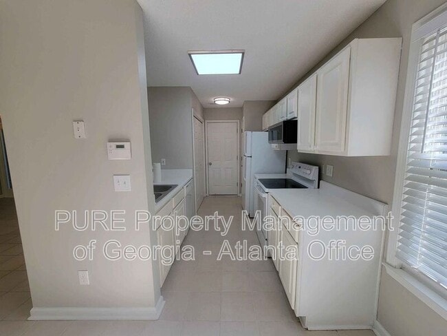 Photo - 102 Laguna Springs Dr