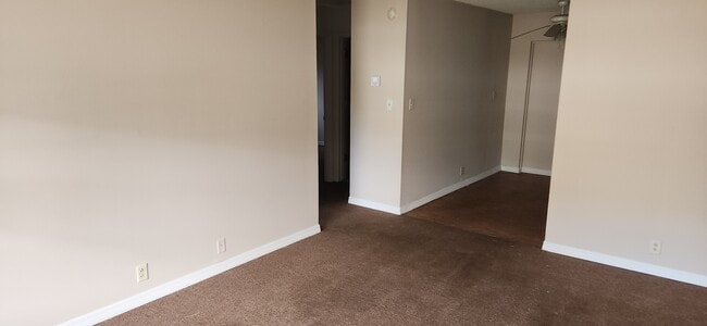 Photo - 233 Mimosa Dr