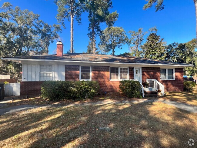 Building Photo - Three Bedroom in Shell Point Rental