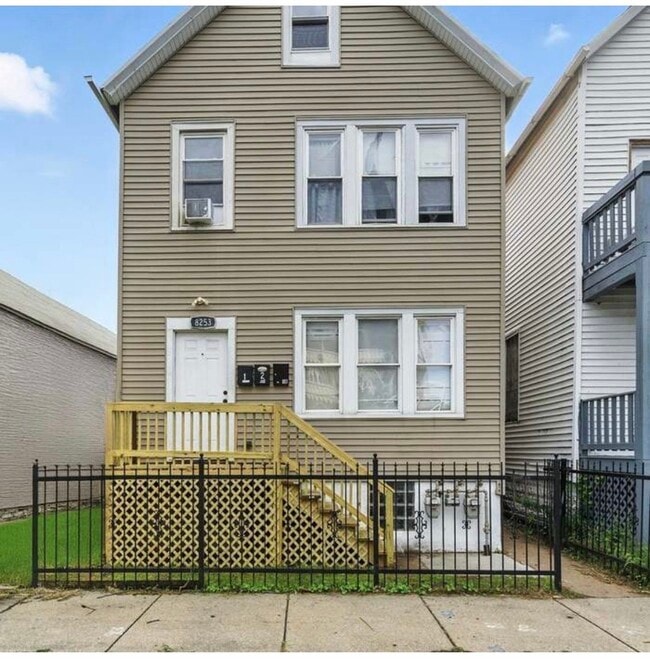 Building Photo - 8253 S Brandon Ave