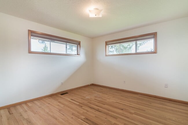 Photo - $500 move-in incentive! Awesome 3-bdrm/2-b... Apartamento Unidad 515 SE 12th