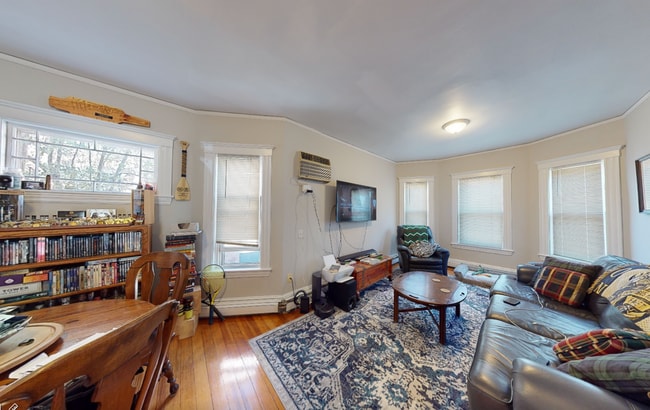 Building Photo - 8 Chapman Pl Unit PH Rental