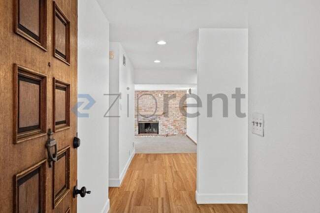 Photo - 39372 Drake Wy