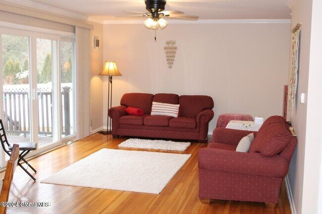 Photo - 535 Dawson Rd