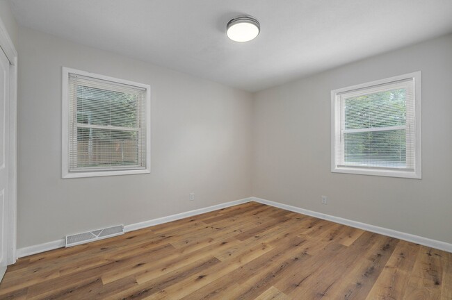 Photo - 530 S Weller Ave