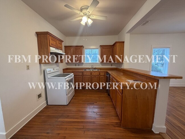 Photo - 310 E Parks Ave