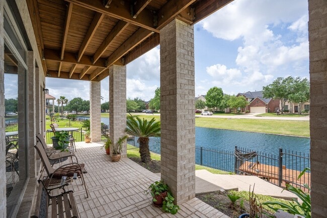 Building Photo - 3010 Blue Lagoon Ct