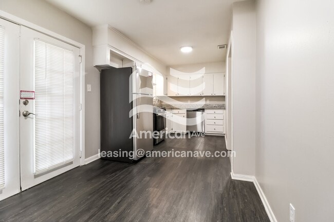 Photo - 5500 Allen St