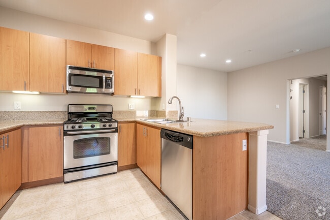 2BR, 2BA - 1090SF - Kitchen