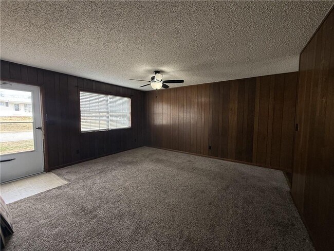 Photo - 104 Connie Ave