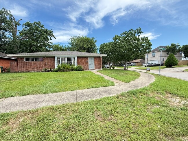 Photo - 1434 Marleen St