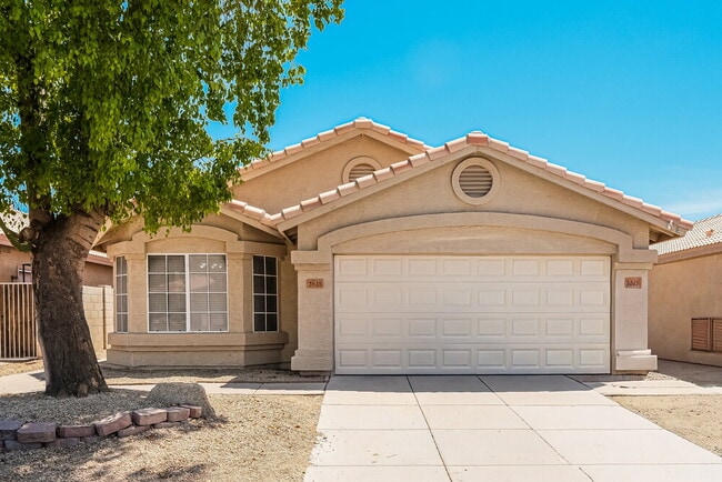 Building Photo - 2625 S 156th Ave