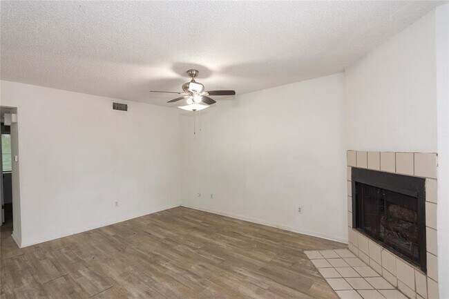 Photo - 1607 Onion Creek Village Dr