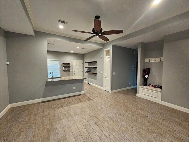 Photo - 310 Munson St